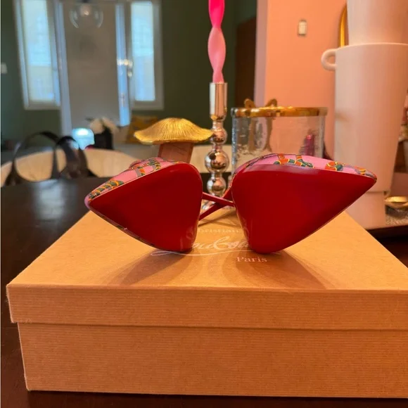 Christian Louboutin Pink Heels Elegant Design - Picture 3 of 3